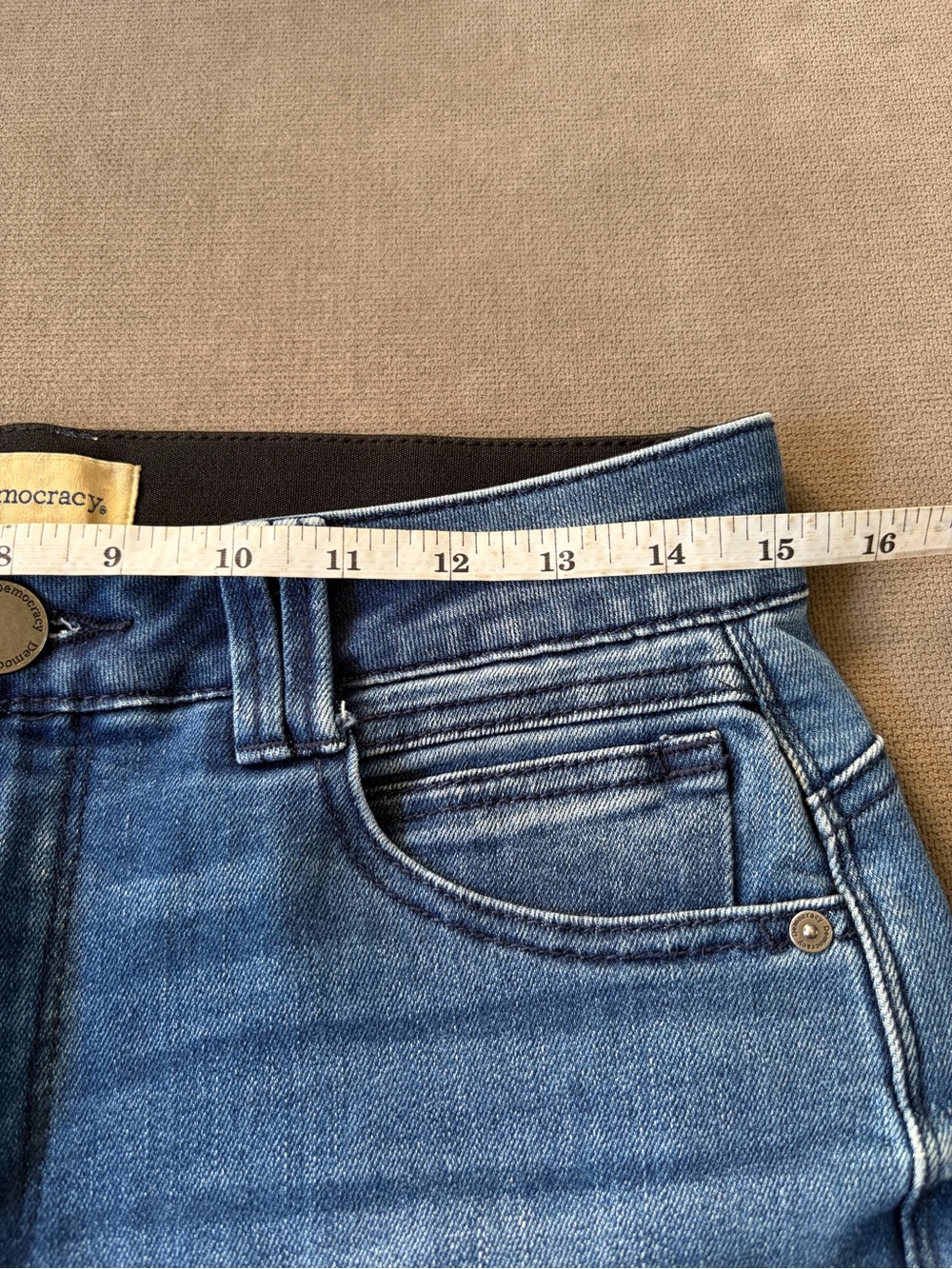 Democracy Jeans Ab Solution Technology Cropped Medium Wash Frayed Hem Size 8 - Picture 6 of 8